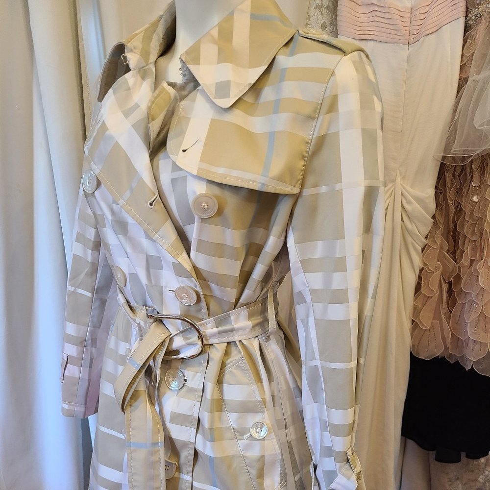 COPY - AUTH Burberry Check Quilted Trench Coat Ra…
